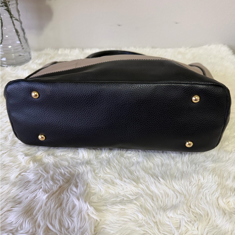 Tignanello Black and Tan Tote Bag - Picture 4 of 16